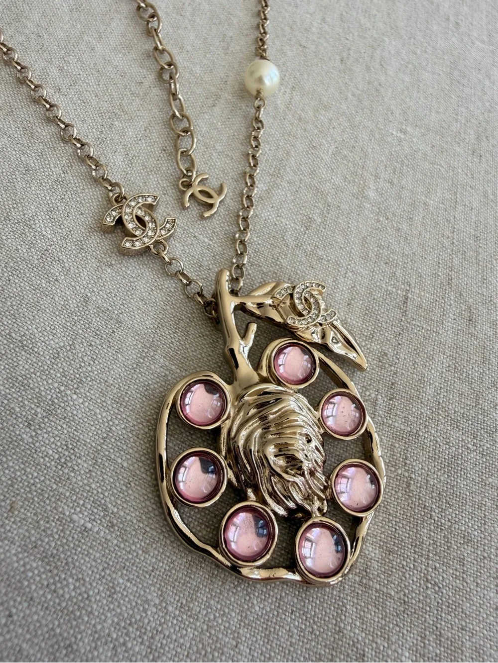 CHANEL Pendant Necklace with Pink Crystal Accents🌸